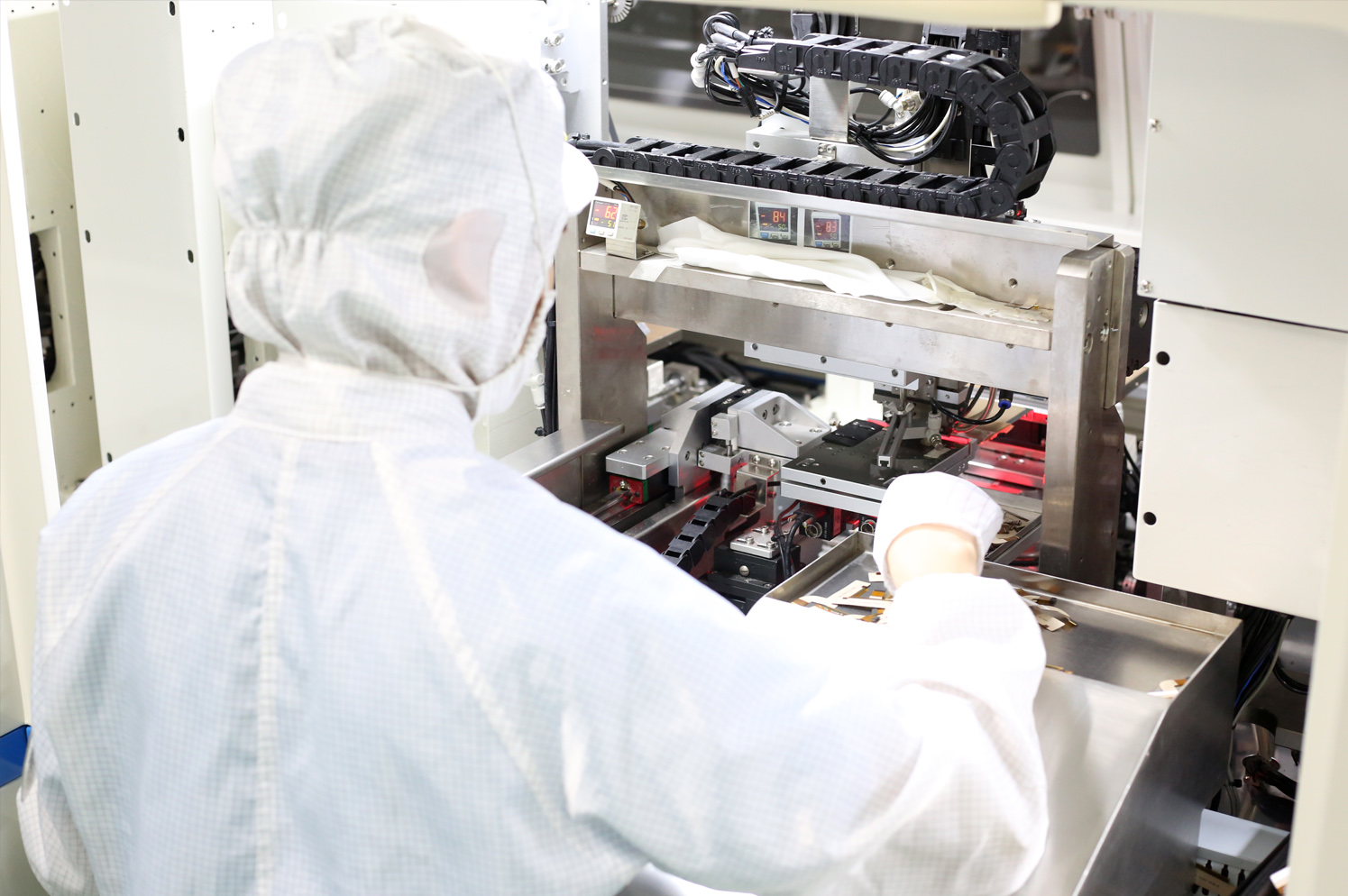 如何選型工業(yè)液晶顯示屏幕？【海飛智顯】-工業(yè)液晶顯示屏幕廠家